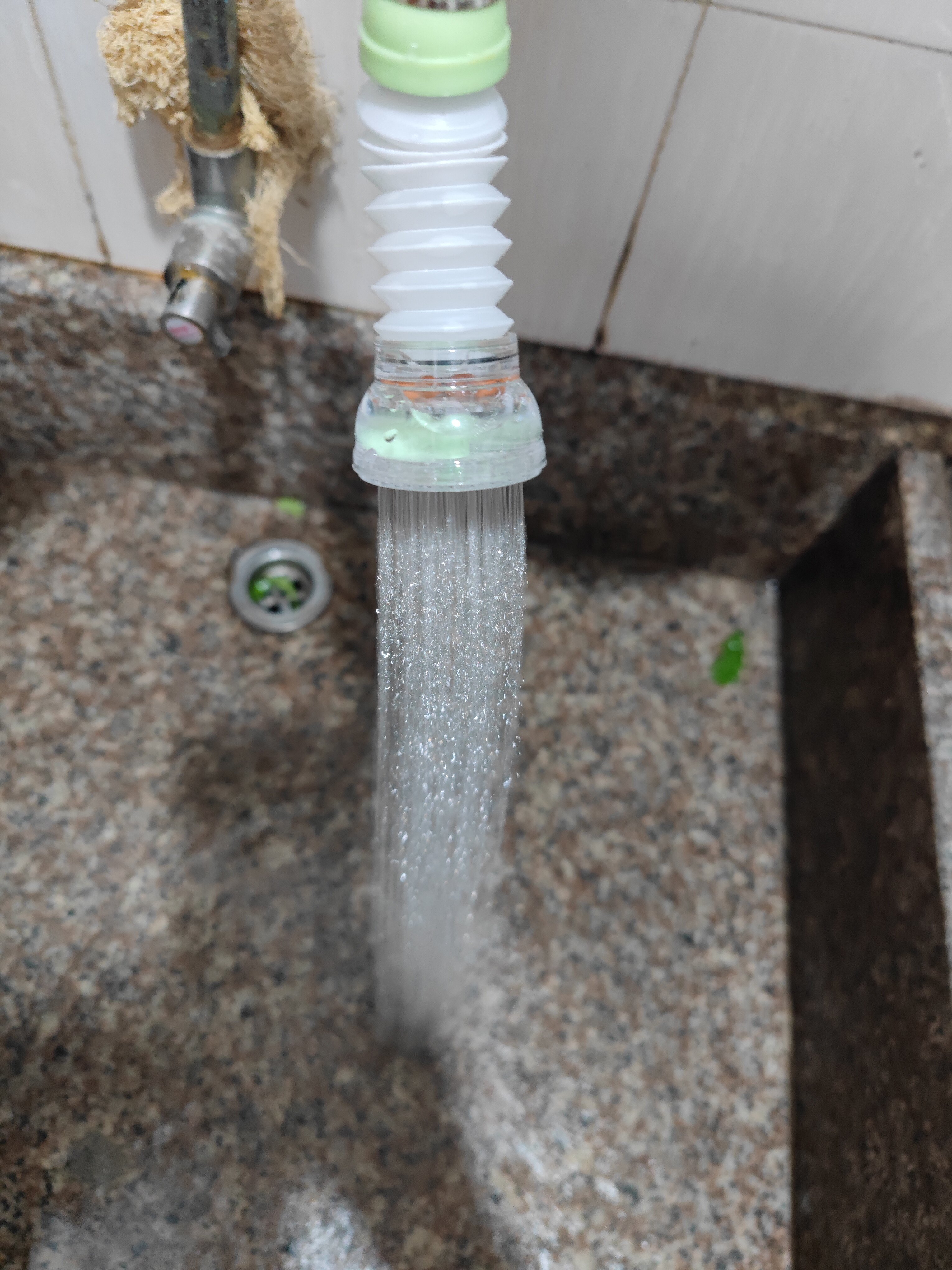 水龙头嘴防溅头厨房通用花洒家用万能过滤器防喷溅神器防溅水龙头