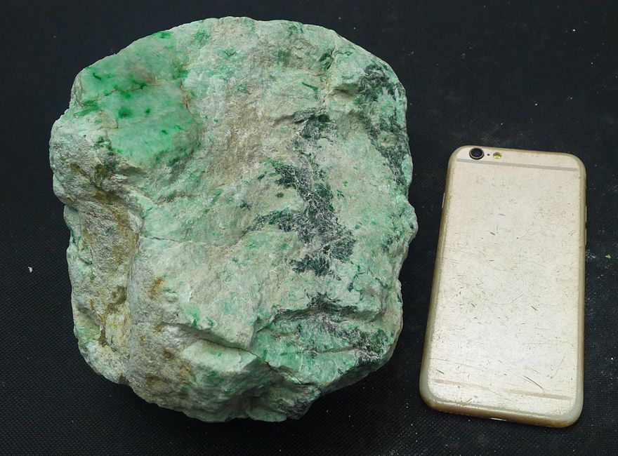 4斤【色料】缅甸天然翡翠原石拍卖4254.37g a