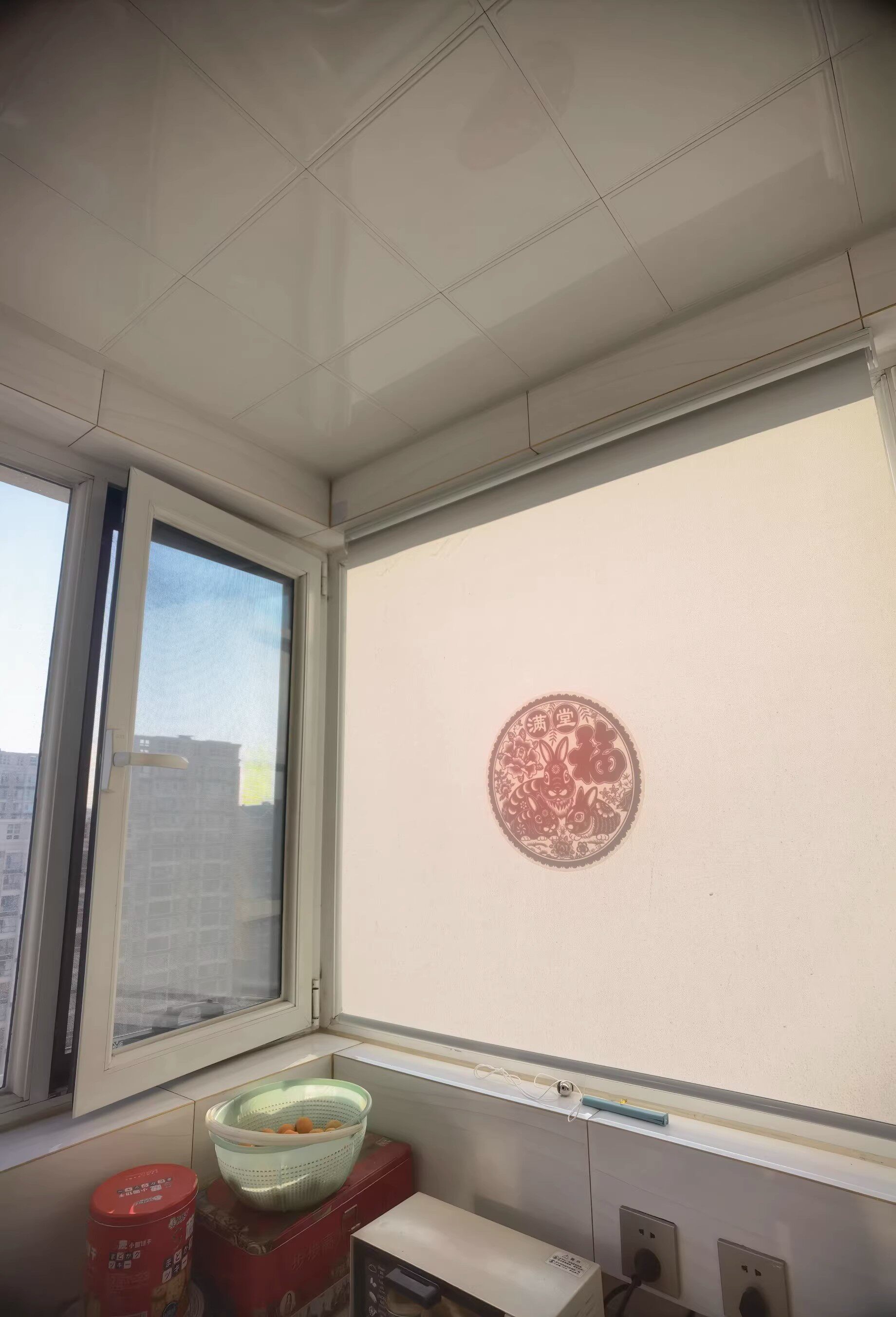 无绳厨房卷帘窗帘防水防油防污免打孔家用升降式全遮光电动遮阳帘