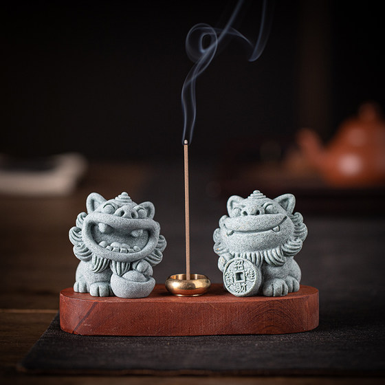 A pair of cute lions in the national trend, creative ornaments, incense plugs, incense sticks, incense sticks, incense decorations
A pair of cute lions in the national trend, creative ornaments, incense plugs, incense sticks, incense sticks, incense decorations