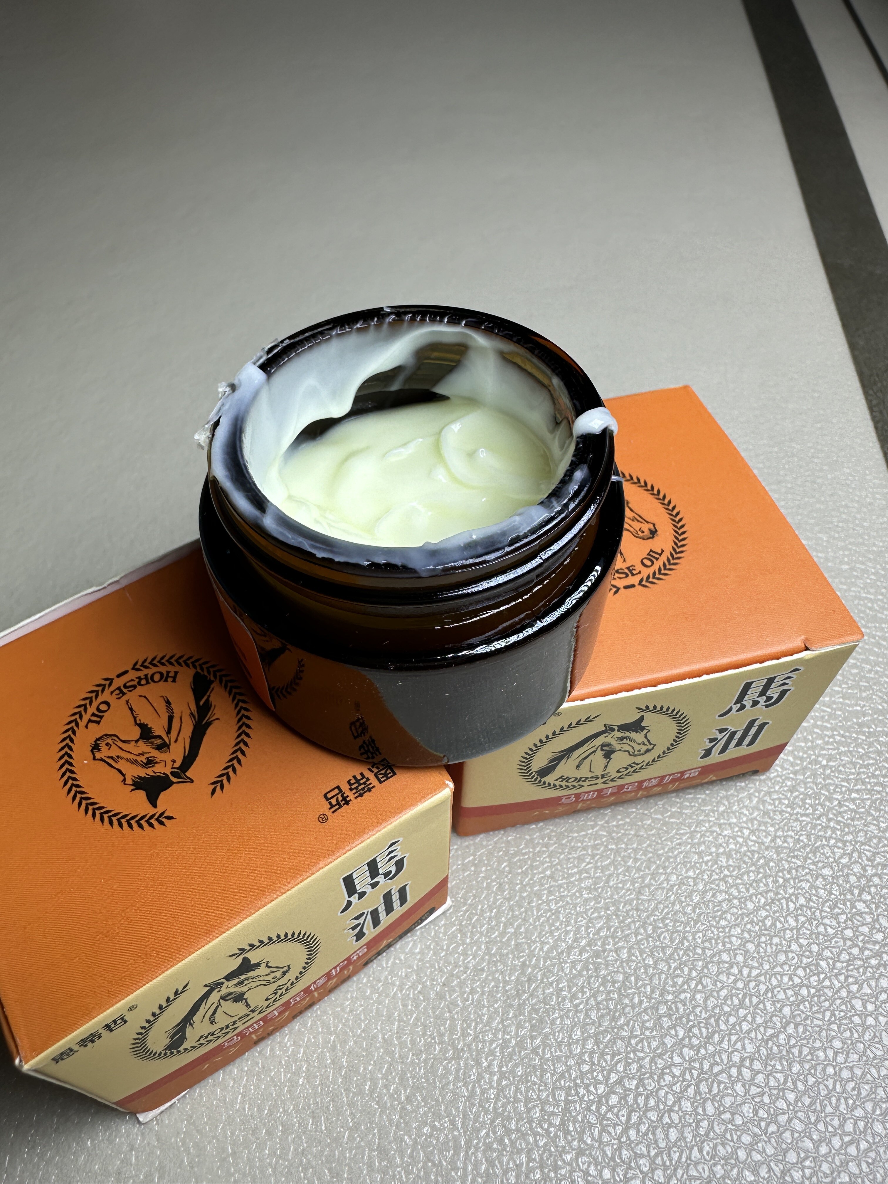 马油膏脚后跟干裂修复霜滋润保湿防干裂起硬皮护足霜官方正品b1