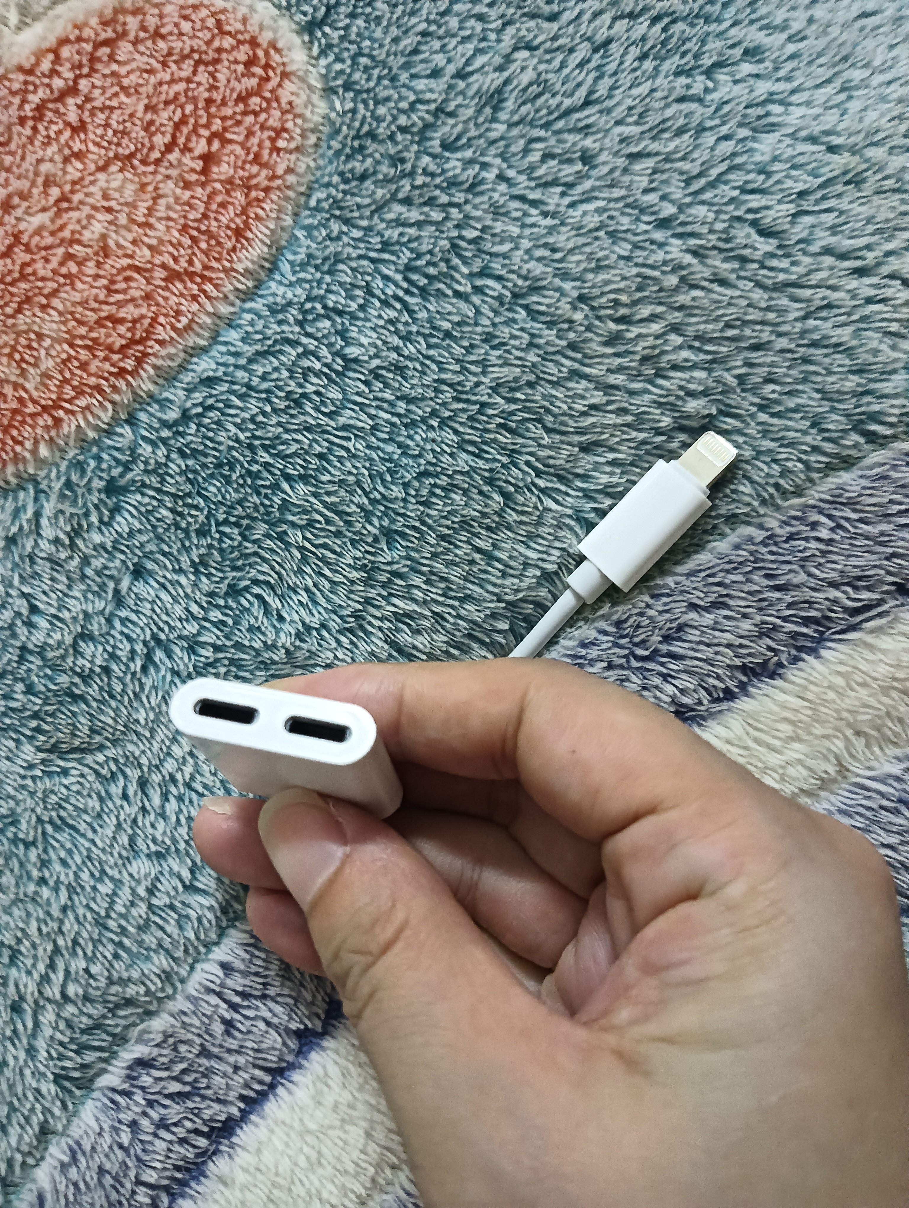 适用苹果15plus耳机转接头iphone7转换器边充边玩转接线充电二合一转