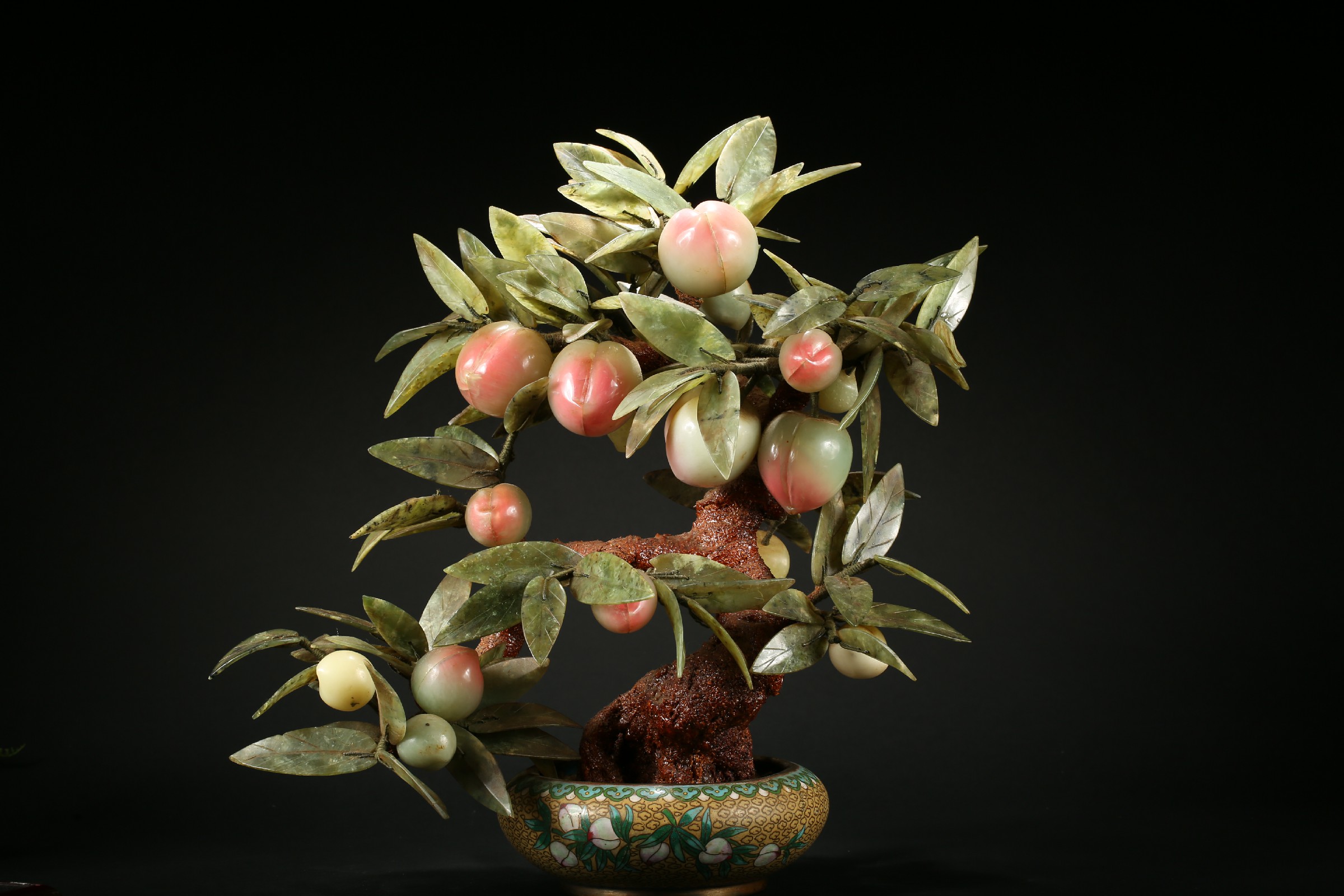 【观古-杂项珍玩专场】玉石寿桃盆景(景泰蓝盆)-t016