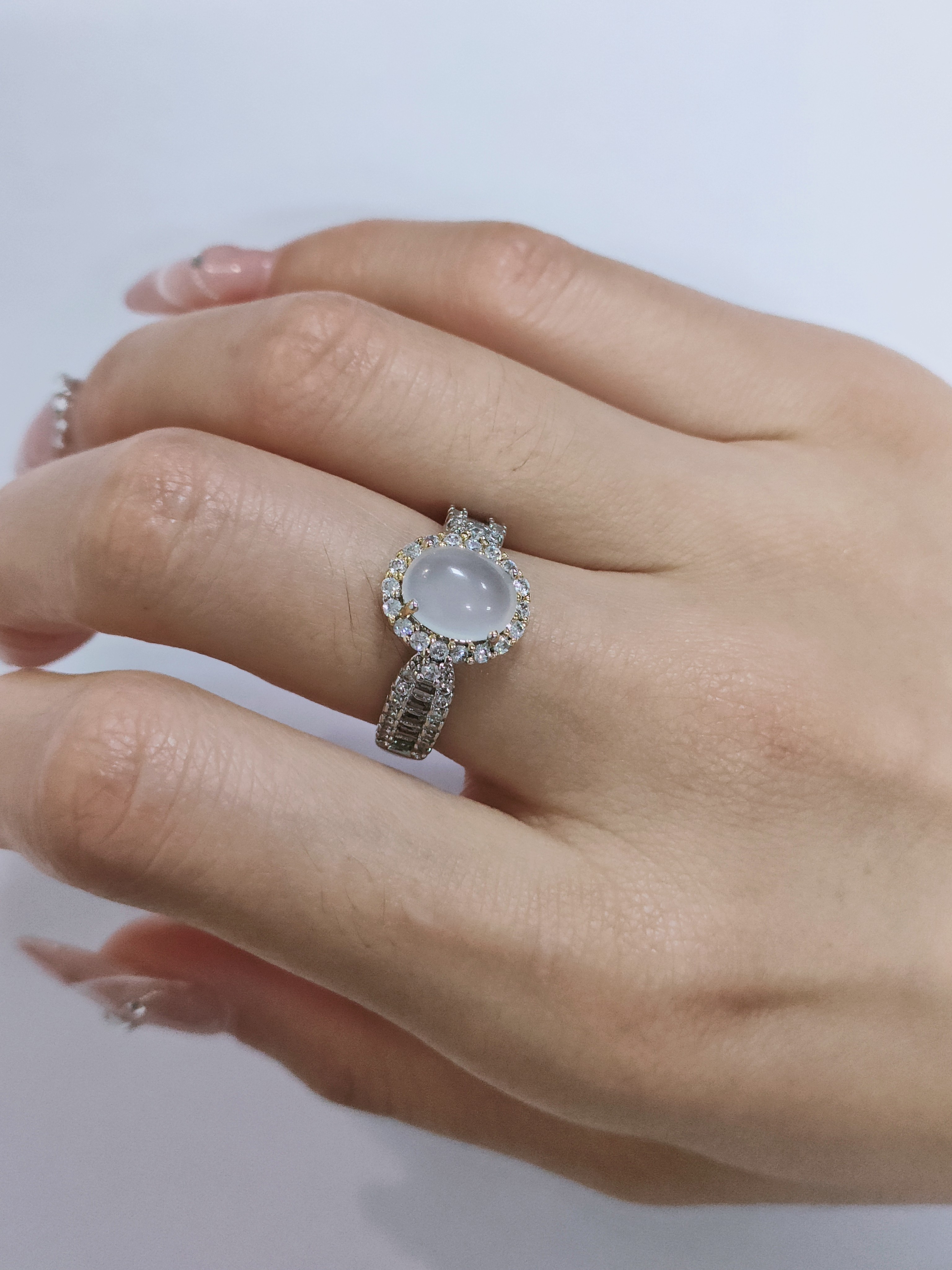 天然冰种白玉髓蛋面戒指超闪锆石开口可调节食指中指小众设计轻奢