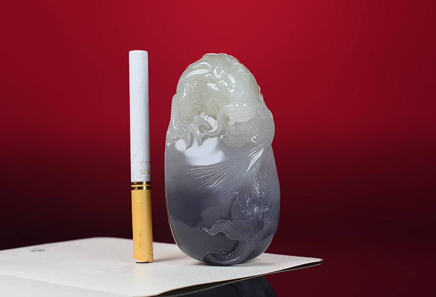 吴春强玉雕工作室龙腾盛世和田玉烟紫双色生肖龙把件137.1g
