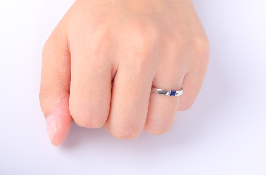 【无保留价】0.2克拉蓝宝石戒指 18k金镶 女戒 13号圈口