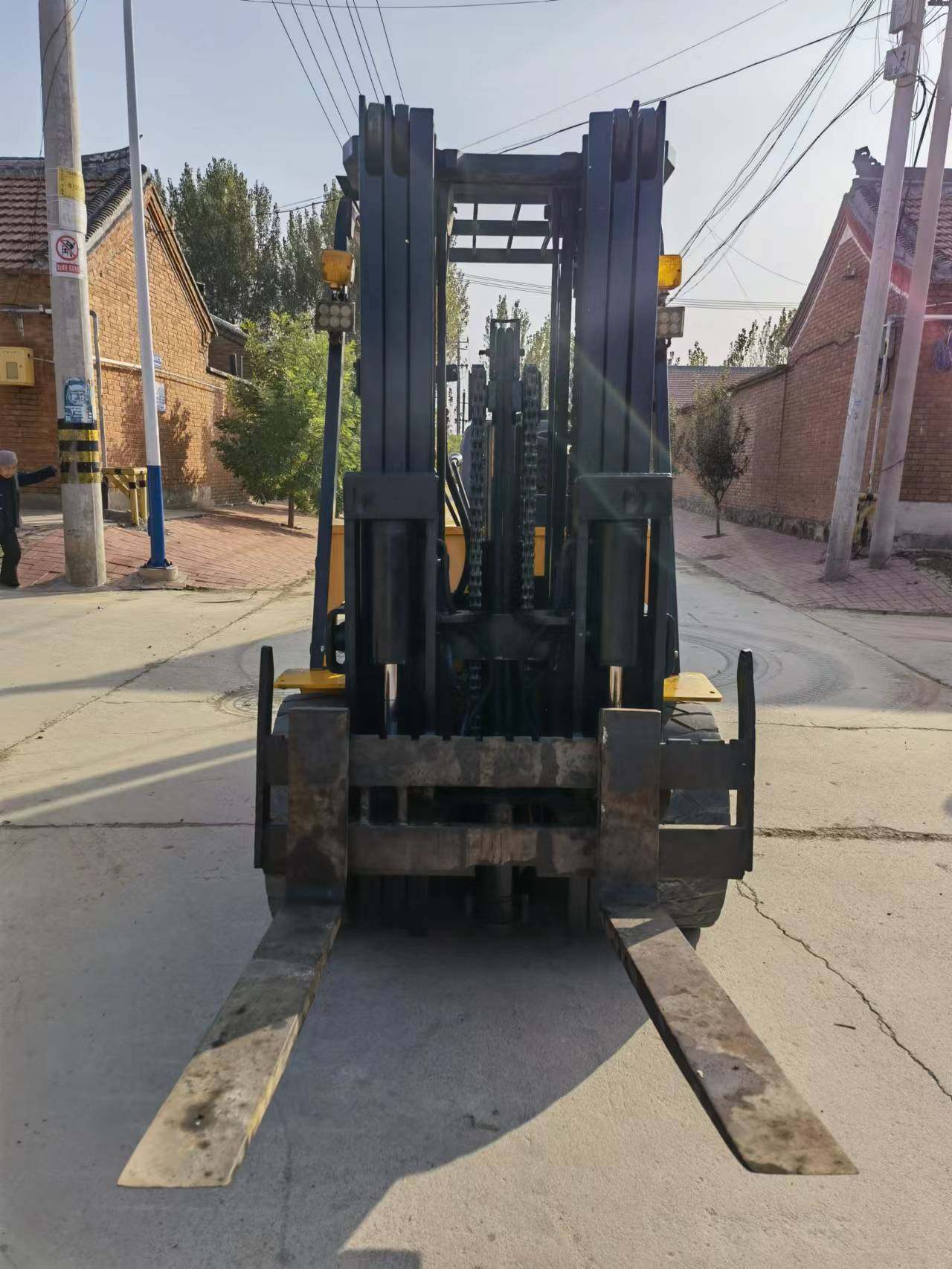 【贯通拍卖203】cpc35e现代内燃平衡重式叉车(4) - 资产处置 - 阿里