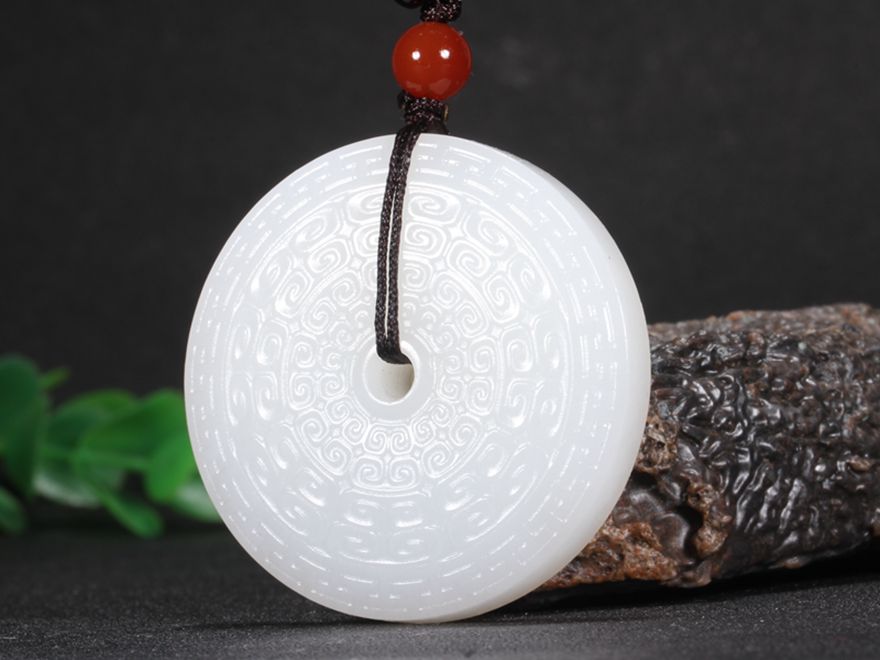 正品一级白细料和田玉羊脂玉圆形玉石吊坠挂件玉牌57.6239克