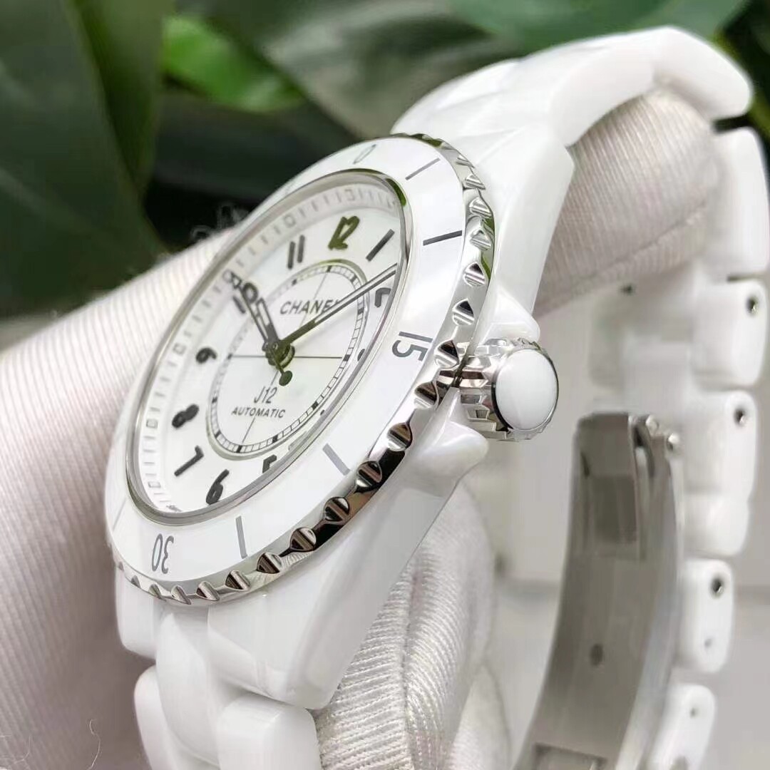 先鉴后发[9.8新]香奈儿j12系列h5700自动机械女手表陶瓷手表正品