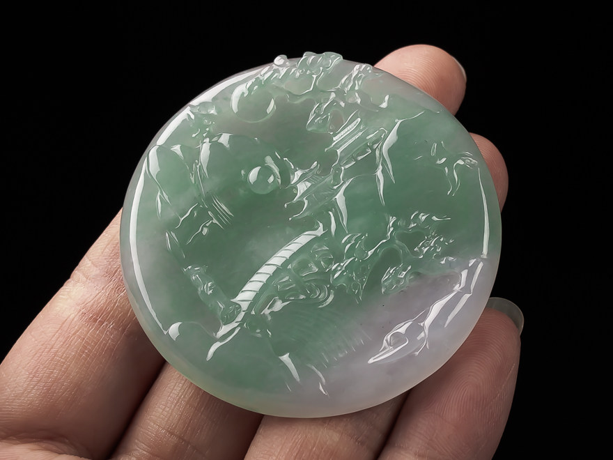 玉山水牌拍卖 缅甸天然a货翡翠冰糯种浅绿山水牌吊坠30.38 g