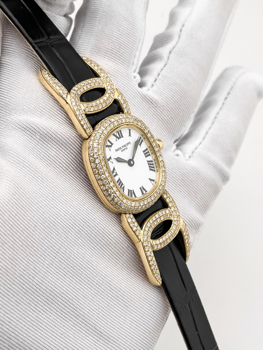 [5折热门手表]9.5新百达翡丽18k黄金后镶钻石英女表 公价约25万