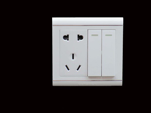 gersmen双开双控带5孔插座 二开五孔开关带插座 二三极钢架面板