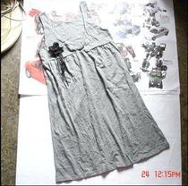 Japanese single cut logo chest twist flower V-neck dress gray