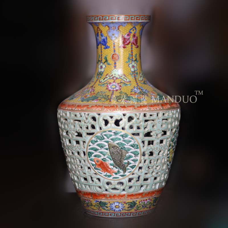 Qianlong pastel hollow - out the revolving up collection bottle appreciation ceramic hollow out double gut fish bottle