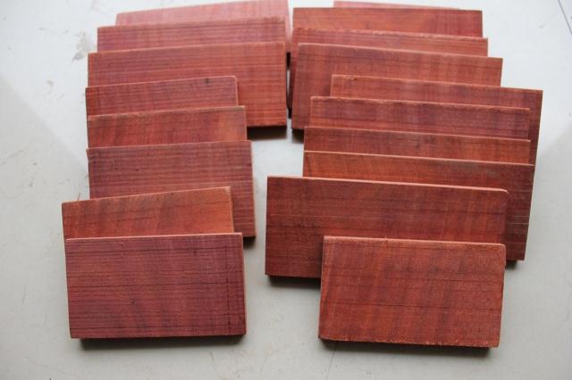 Special price South American blood wood sandalwood comb material mahogany small material cross grain material brand material DIY wood