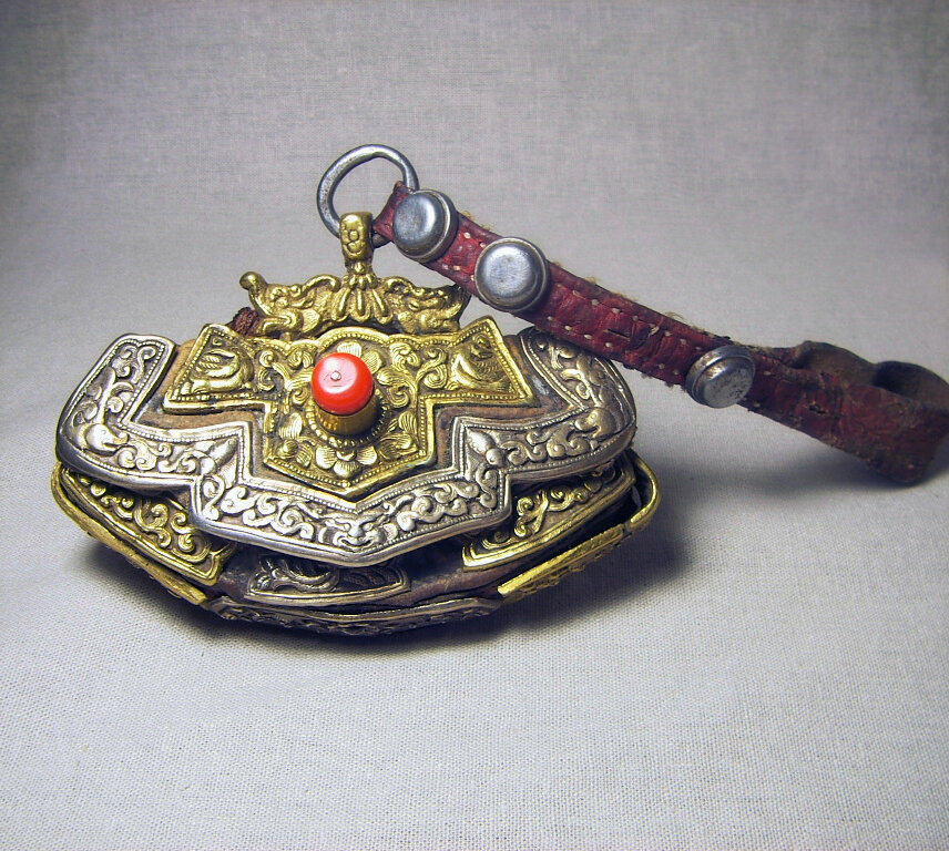 西藏镶宝老腰包牛皮镶老银老铜