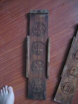 Folk engraved Qingdao stack bridge round four pancakes flat cake plate wood wood wood baby and mother and child 1