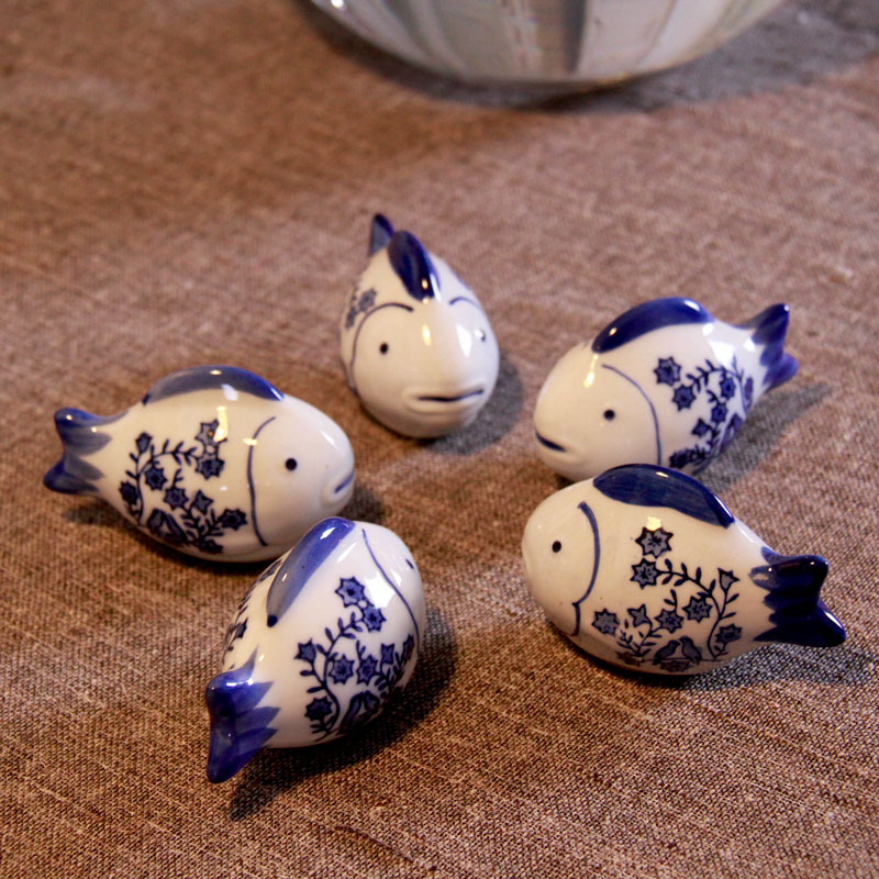 Ceramic small place small blue grass carp fish swim world 】 【 can float in water floating small ornament