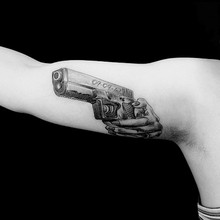 Миллиарды летающих пистолетов татуировки эмулятивные татуировки татуировки татуировки татуировки татуировки татуировки водонепроницаемые мужские татуировки водонепроницаемые женщины
