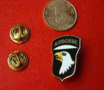 American Metal Badge American 101st Airborne Division Medal Air Assault Division Badge Mini Badge