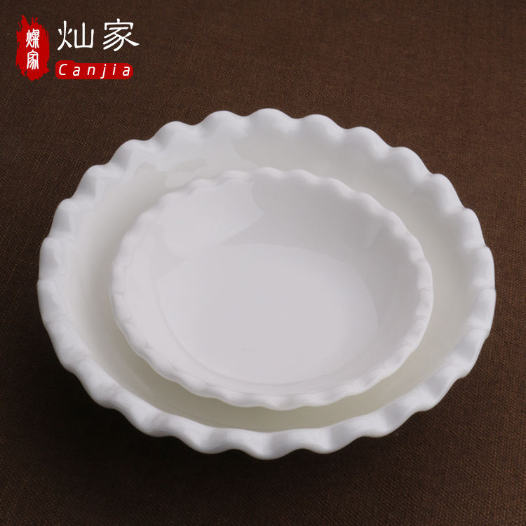 The downtown restaurants with pure white ceramic tableware sun bowl of soup plate pickled fish basin ceramic plates shaped bowl