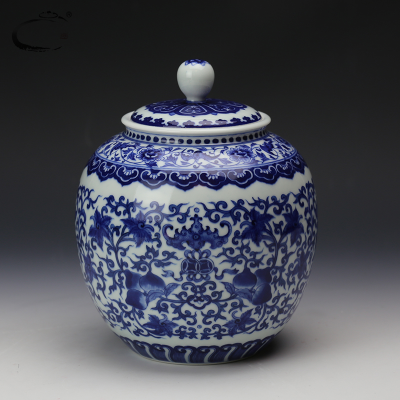 And auspicious hand - made jingdezhen blue And white porcelain live in lotus caddy fixings checking pottery tea packaging gift as cans