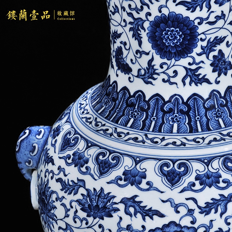 Jingdezhen ceramics imitation the qing yongzheng blue tie up branch lotus the lion shell vase Chinese sitting room adornment is placed