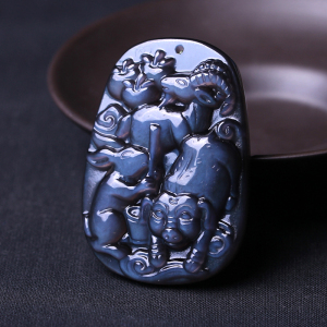 旭珍蓝眼黑曜石生肖属猪兔羊三合贵人吊坠亥卯