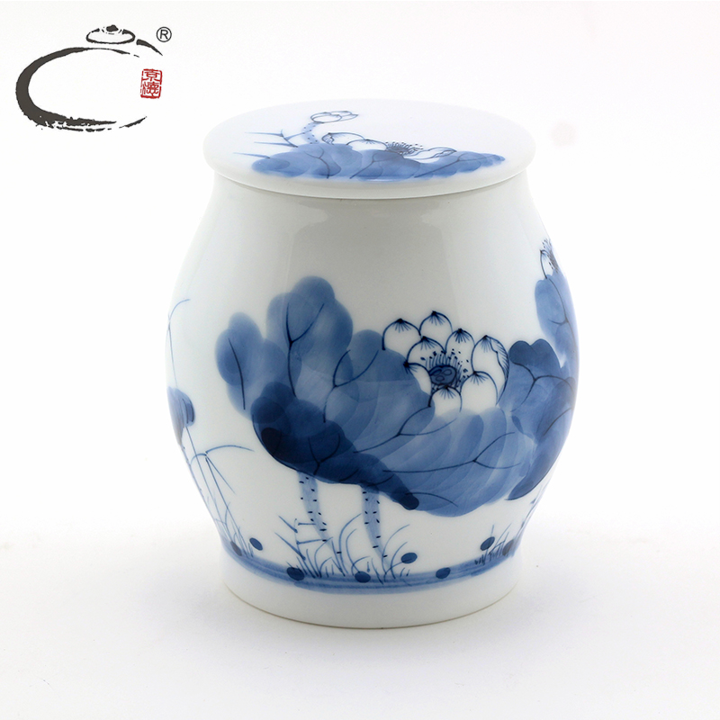 Blue and white lotus and auspicious hand - made ceramic tea pot small store receives travel portable sealed caddy fixings
