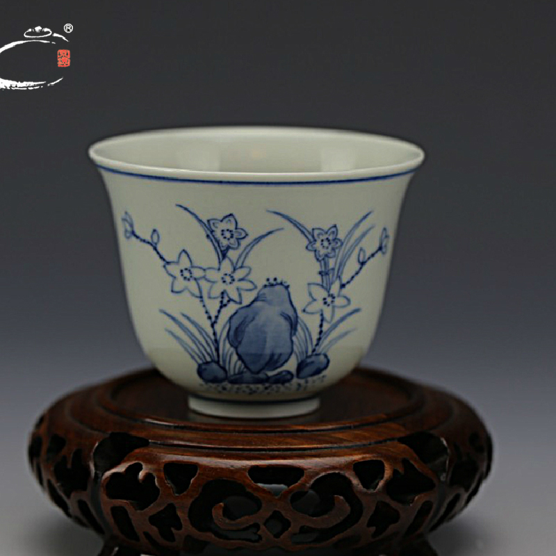 And auspicious jing DE treasure admiralty cup of jingdezhen blue And white porcelain cups master hand bowl sample tea cup masters cup