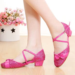 拉丁舞鞋儿童女孩舞蹈鞋中跟软底跳舞凉鞋金色亮片包头女童恰恰夏