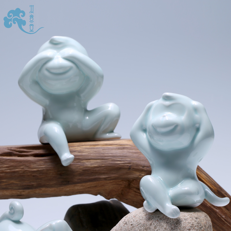 Clearance of creative gift furnishing articles celadon monkey contracted household office decoration decoration blue glaze ceramic arts and crafts