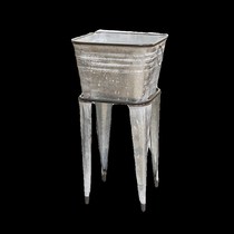Fall in love with the garden Gardening groceries Household iron old tinplate Four-leg base double jacquard box storage basket