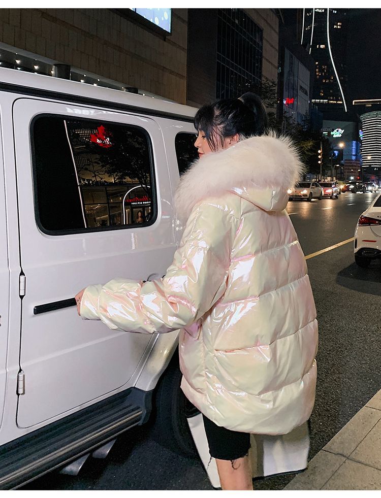 新款2020年新款白色炫彩免洗亮面大毛领白鸭绒镭射羽绒服女短款外