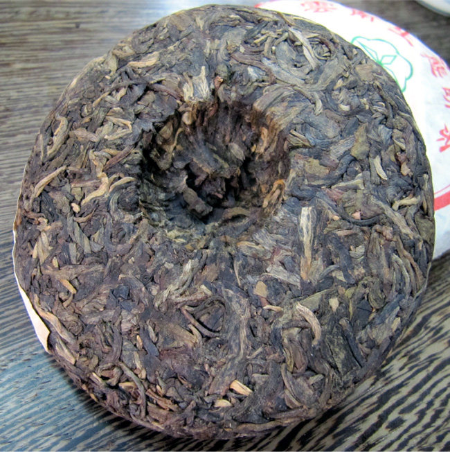 普洱茶云南临沧茶厂2005年银毫贡饼(100克生茶)