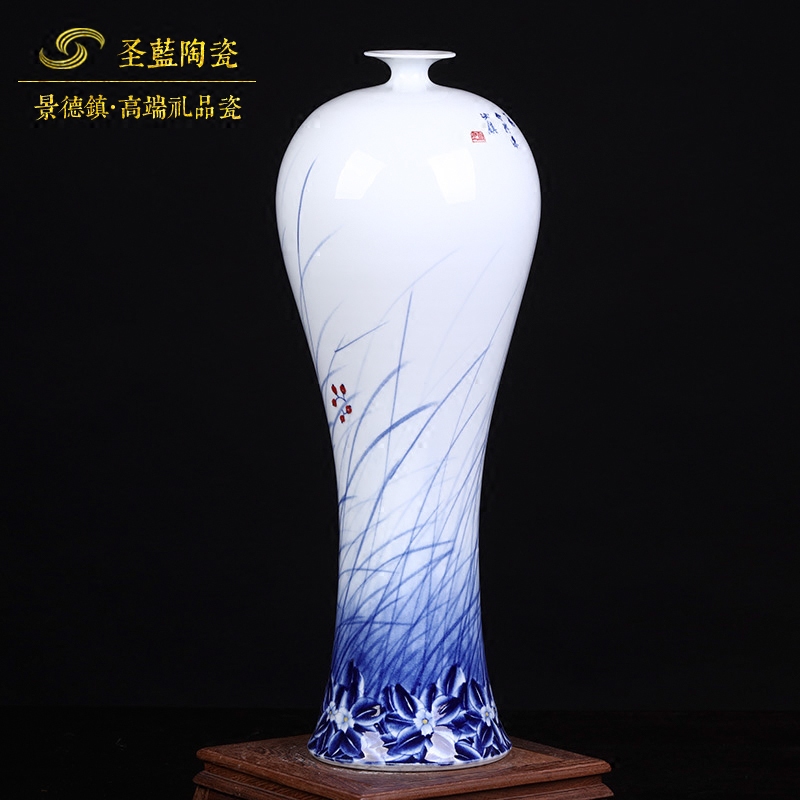 Jingdezhen ceramics famous master hand draw large blue and white porcelain vase Chinese style living room what TV ark, furnishing articles