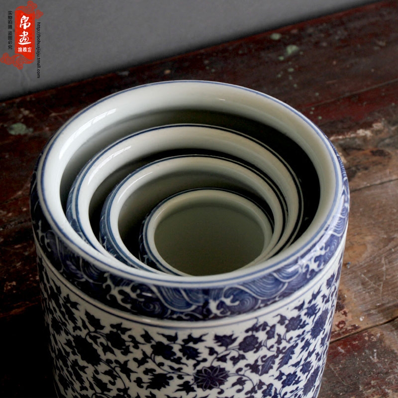 Jingdezhen ceramic furnishing articles brush pot study four treasures blue and white lotus flower hair brush pot home office decoration