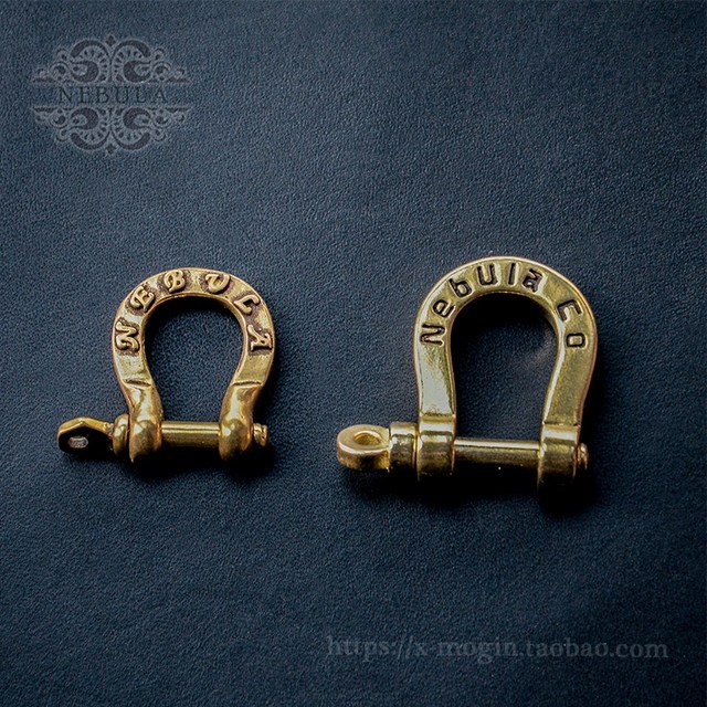 American retro brass copper-nickel alloy horseshoe buckle keychain car key pendant personalized motorcycle motorcycle accessories American retro brass copper-nickel alloy horseshoe buckle keychain car key pendant personalized motorcycle motorcycle accessories