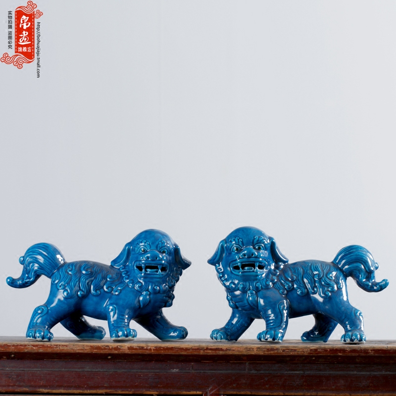 Jingdezhen ceramic lion furnishing articles Chinese style household soft adornment town curtilage sitting room study arts and crafts porcelain lion a pair