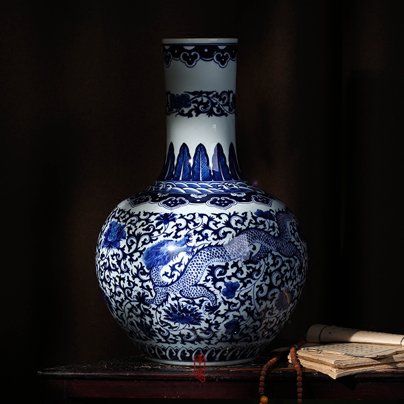Jingdezhen ceramics antique hand - made place to live in the sitting room is blue and white porcelain vase flower arranging TV ark, decoration decoration