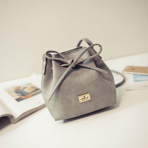 蝴蝶结抽带斜跨小包