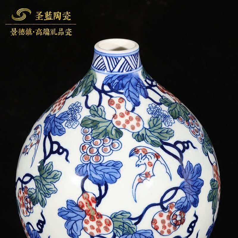 Jingdezhen ceramics hand - made fortune gourd antique Chinese blue and white porcelain vase wine sitting room adornment is placed