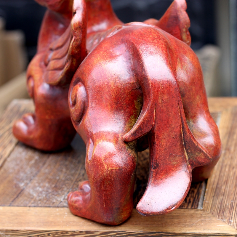 Jingdezhen violet arenaceous animal skins mound the mythical wild animal in the feng shui town house to ward off bad luck, rich ancient frame mesa sitting room of Chinese style furnishing articles