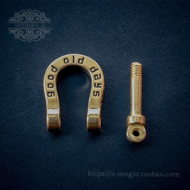 American retro brass copper-nickel alloy horseshoe buckle keychain car key pendant personalized motorcycle motorcycle accessories American retro brass copper-nickel alloy horseshoe buckle keychain car key pendant personalized motorcycle motorcycle accessories