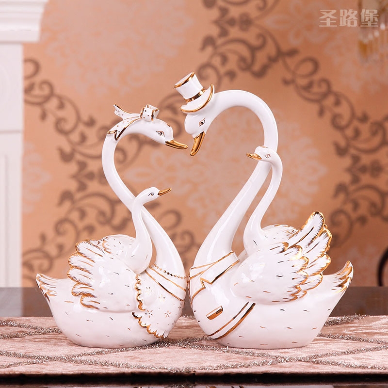 Swan is placed a sitting room romantic ideas home decoration ceramic wedding gift girlfriends wedding gift
