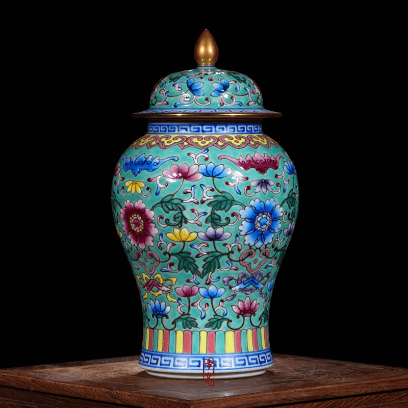 Jingdezhen ceramics archaize the qing qianlong general colored enamel paint pot vase Chinese crafts are sitting room