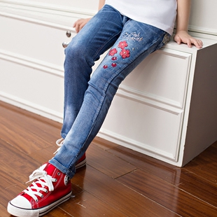 儿童牛仔裤女童春秋款长裤薄中大童个性公主浅色刺绣软针织小脚裤