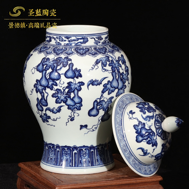 General jingdezhen blue and white porcelain jar with a lid hand - made antique Chinese style household ceramics handicraft furnishing articles sitting room