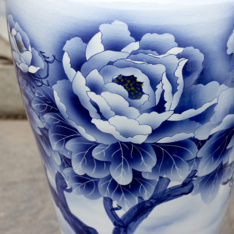 Jingdezhen porcelain ceramic blue and white peony blooming flowers, hand - made the sitting room of large vase household furnishing articles