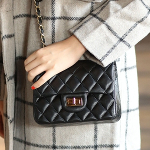 菱格纹链条单肩包